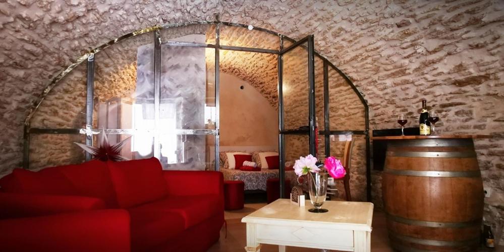 Chambre de charme avec plein d authenticité du 13 ème siècle. 40m² Châteauneuf-du-Pape Esterno foto